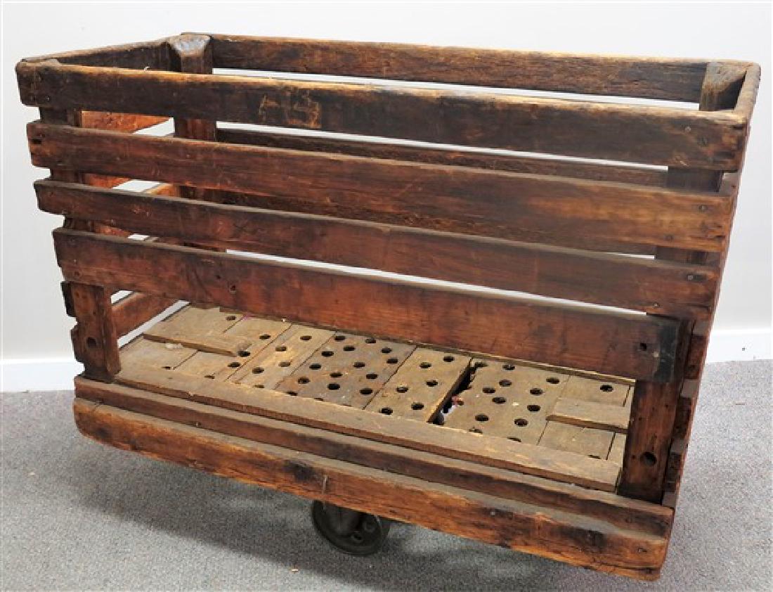 Industrial rolling cart: Industrial rolling cart