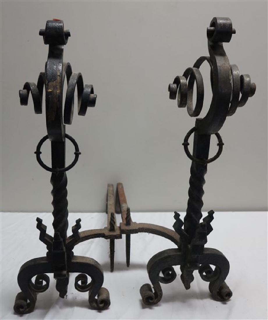 2 massive forged andirons: 2 massive forged andirons
