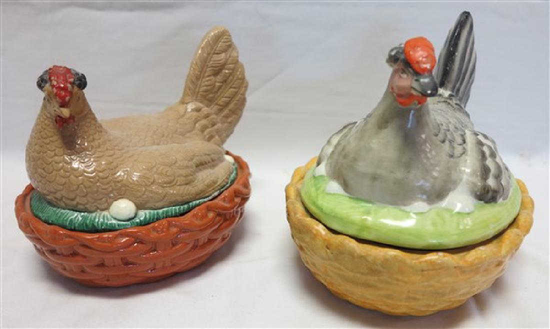 2 Colonial French hens: 2 Colonial French hens