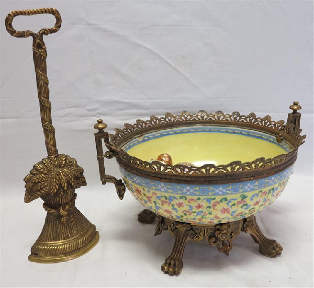 Doorstop and fantastic bowl "as is": Doorstop and fantastic bowl "as is"