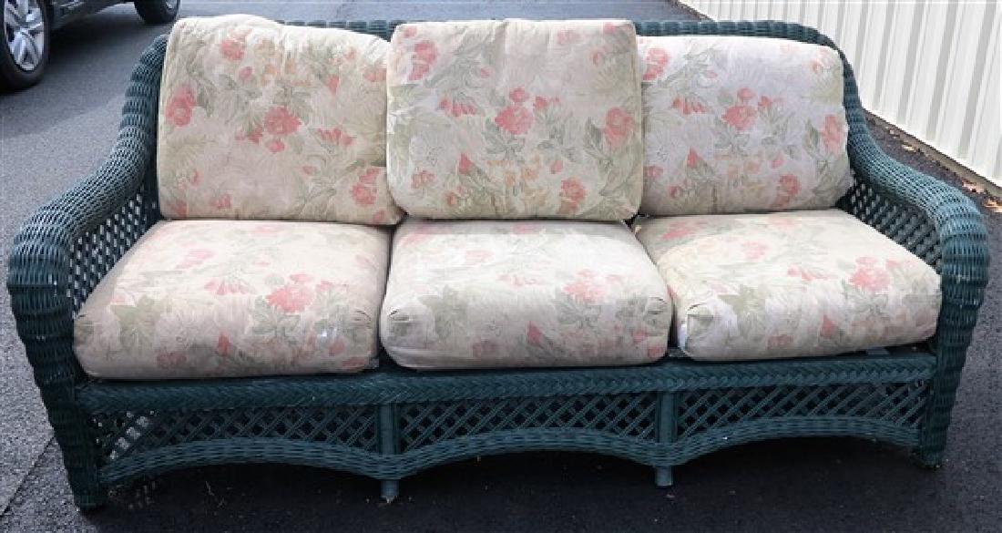 4 Pc wicker set (1 of 2)