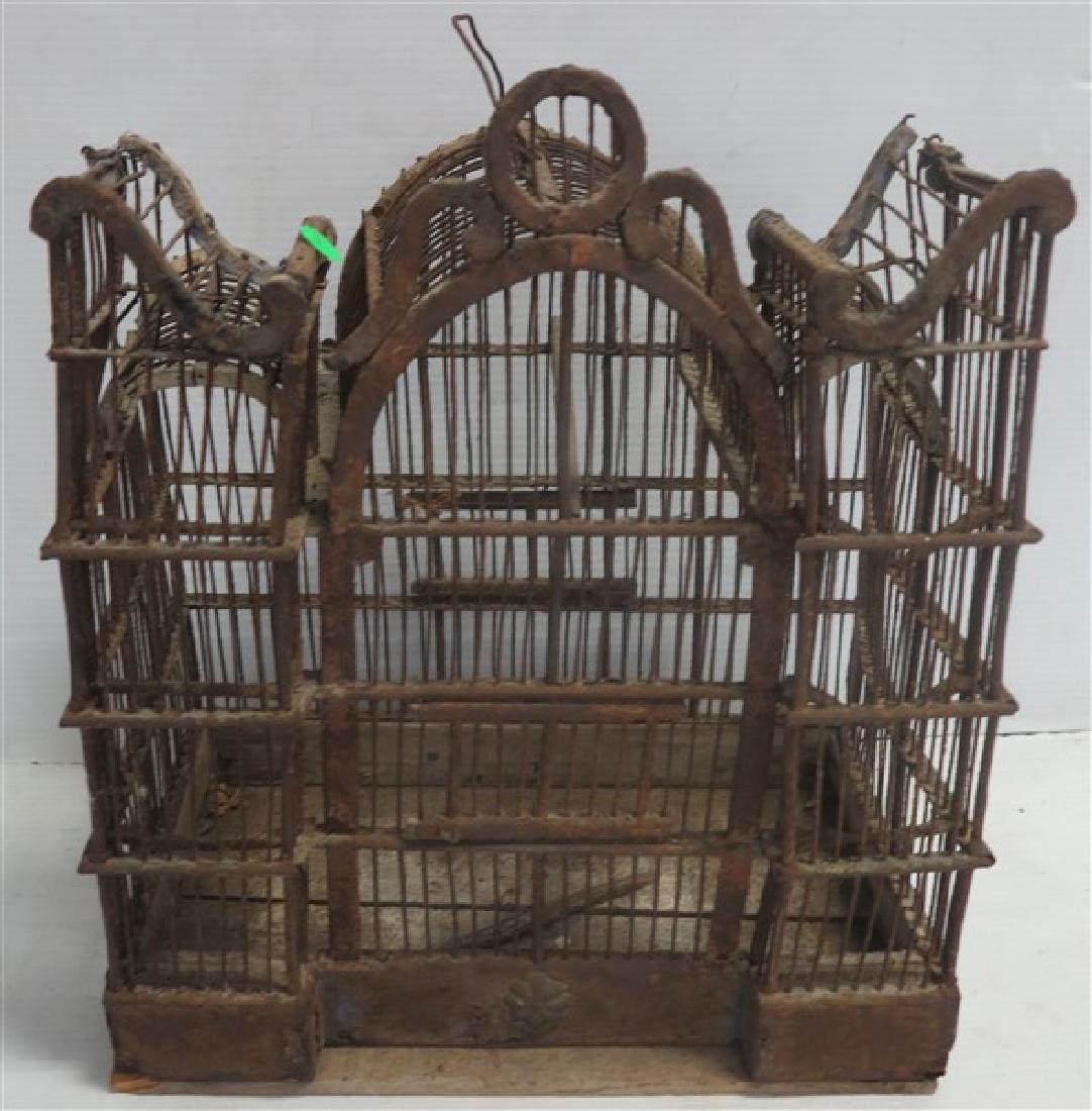 Folk art birdhouse (1 of 1)