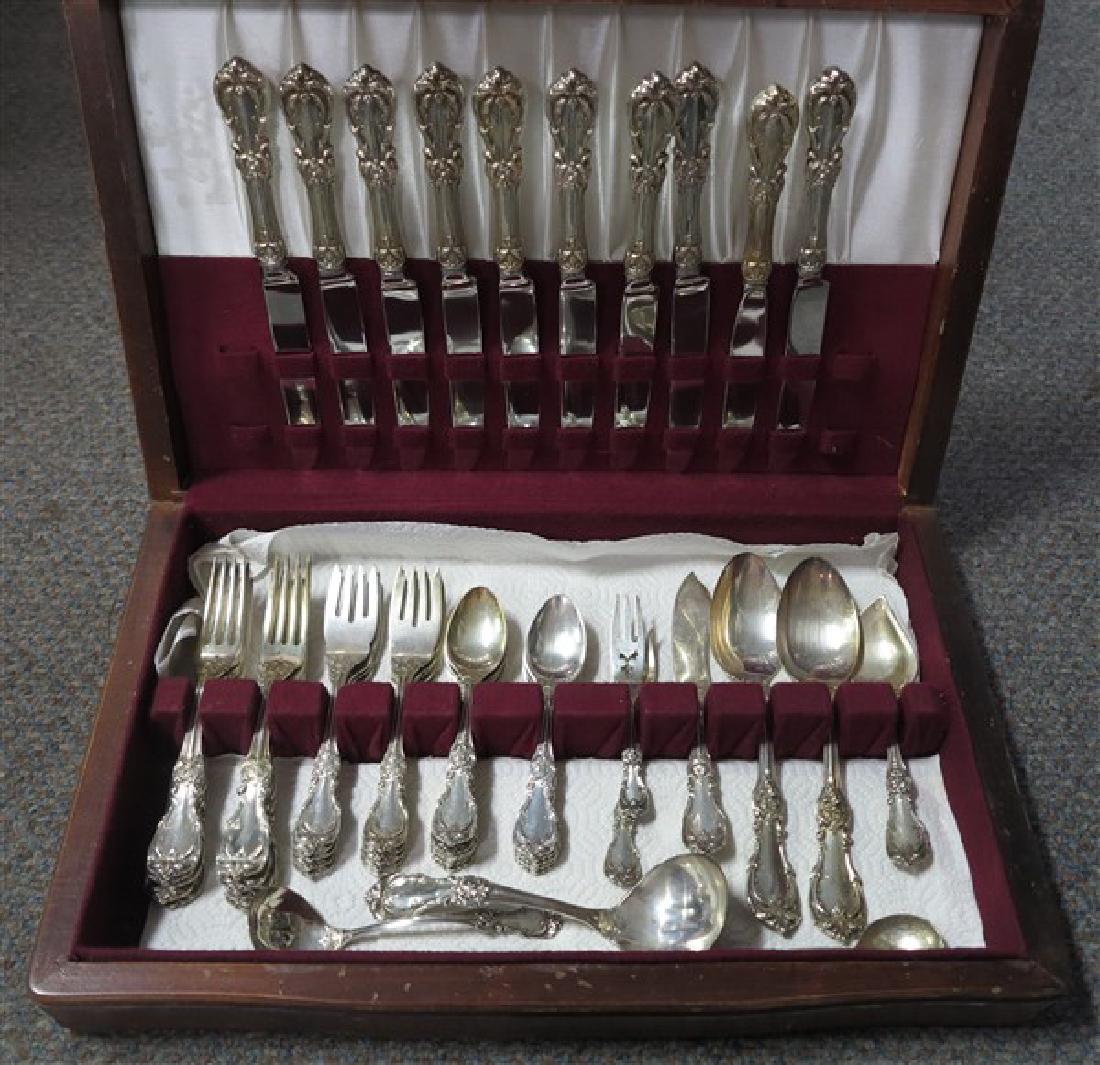 Sterling flatware approx 57 Troy oz plus 10 knives (1 of 2)