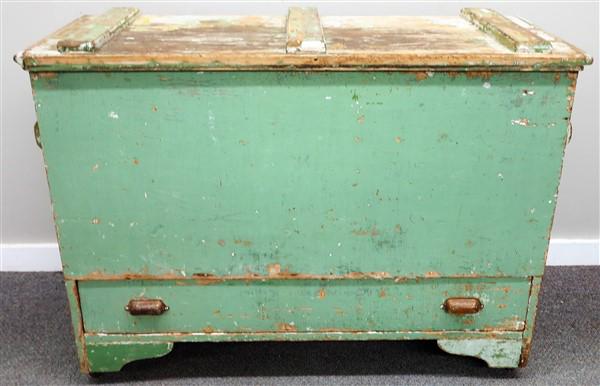 Nice Country Box in Apple Green Paint: Nice Country Box in Apple Green Paint