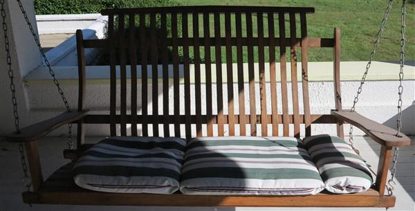 Country porch swing (1 of 1)
