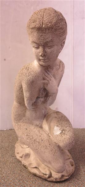 20" Concrete garden statue: 20" Concrete garden statue