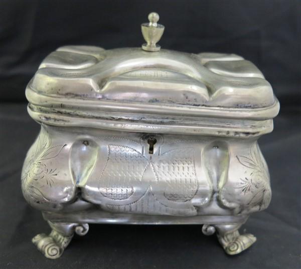 Sterling footed and covered box approx 12 troy oz: Sterling footed and covered box approx 12 troy oz