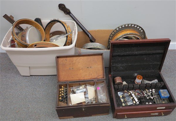 Generous lot of banjo parts: Generous lot of banjo parts