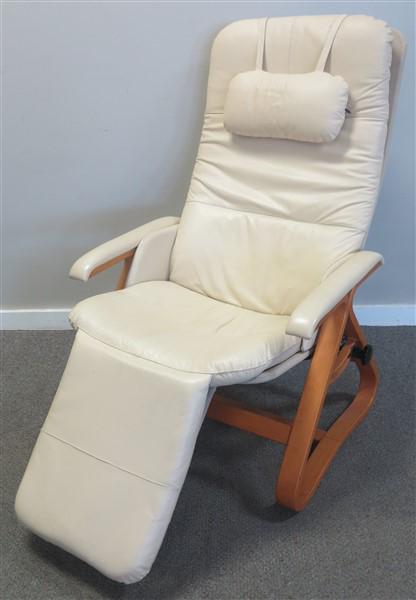 Modern Recliner: Modern Recliner