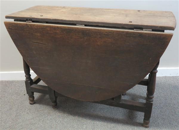 18th century drop leaf table: 18th century drop leaf table