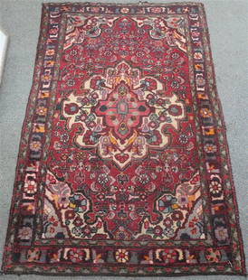 Persian Rug 3'6" x 5'2": Persian Rug 3'6" x 5'2"