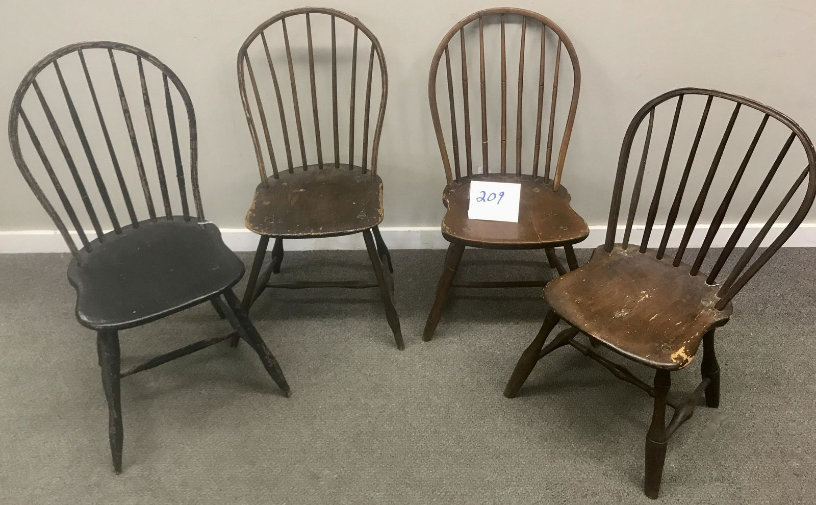 4 18th Century Windsor Chairs: 4 18th Century Windsor Chairs