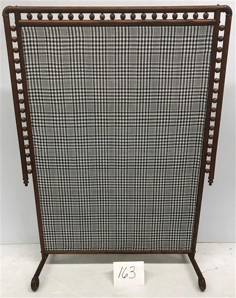 Stick and Ball Screen with Fabric Panel 33"x46" (1 of 4)
