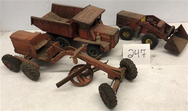 3 Farm Toys (1 of 5)