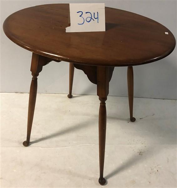 Oval Queen Anne Style Table (1 of 2)