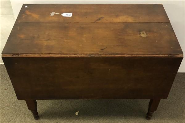 Early Drop Leaf Table with N.Y legs (1 of 5)