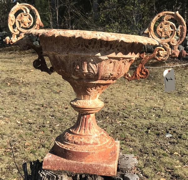 Antique 2 Handle Cast iron Urn (1 of 1)