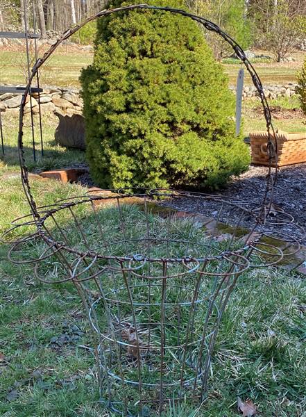 Decorative Wire Basket (1 of 2)