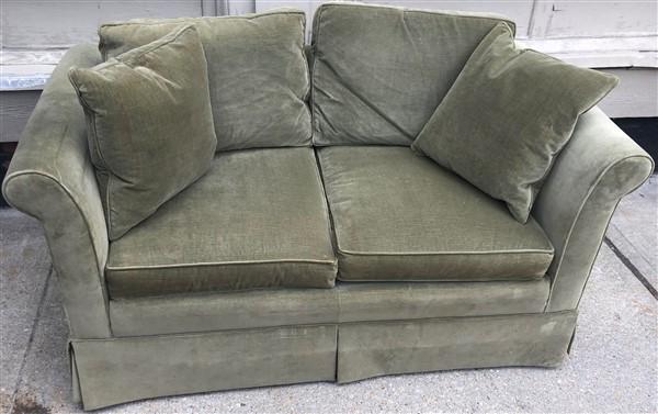65" Stickley Furniture Loveseat: 65" Stickley Furniture Loveseat