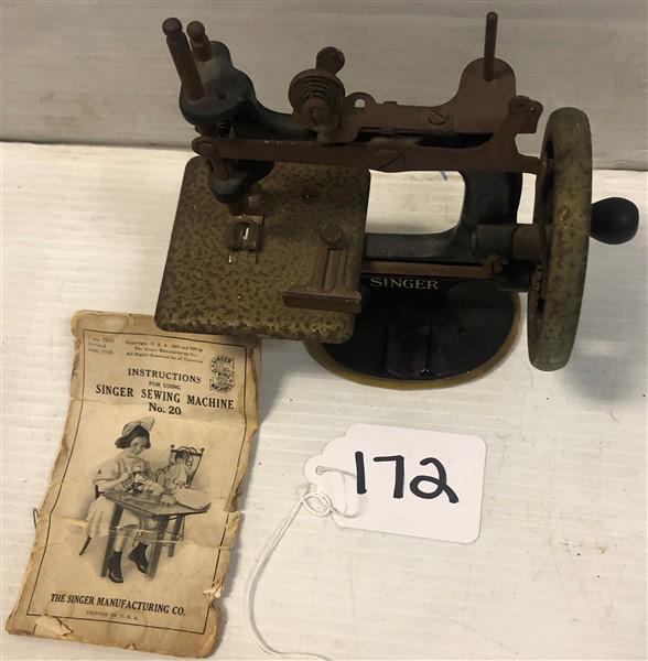 Rare Singer #20 Traveling Sewing Machine (1 of 3)