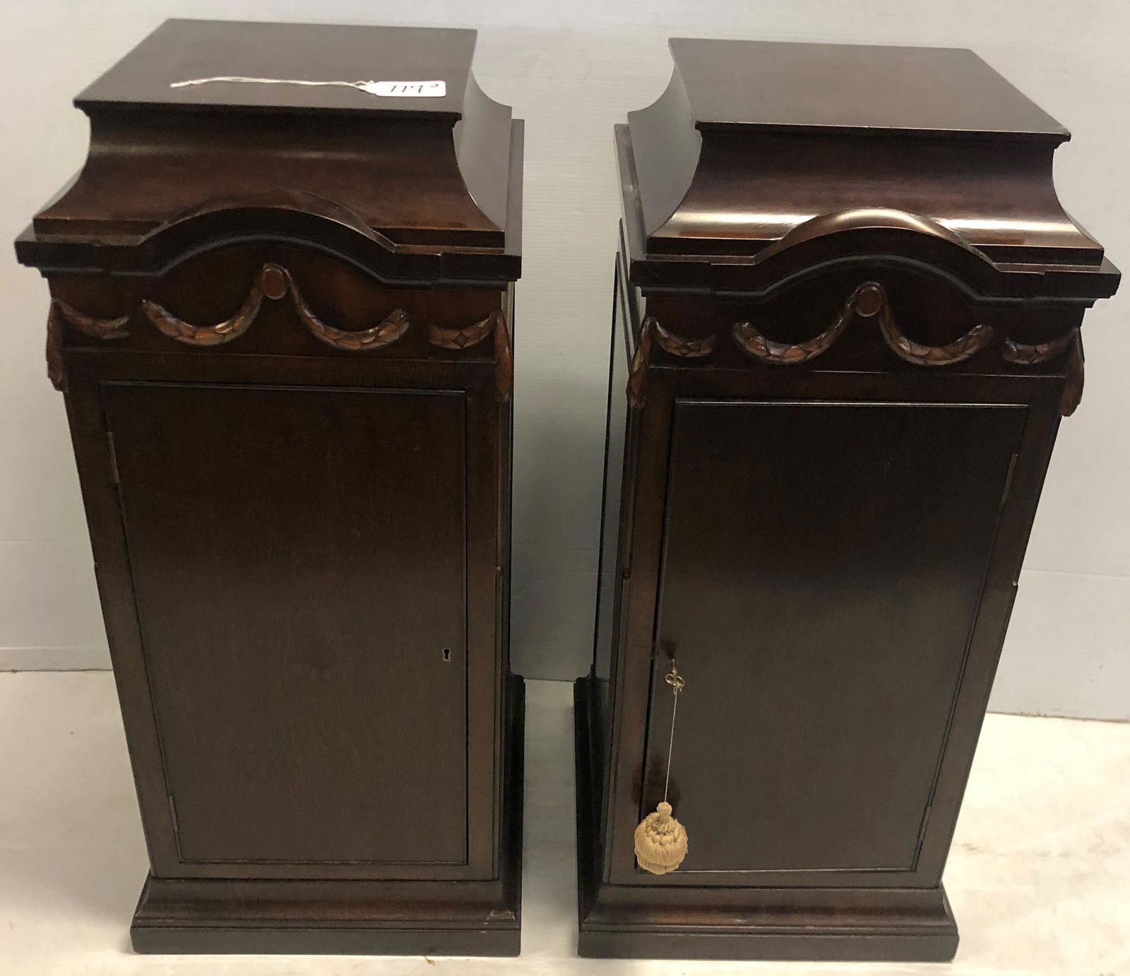 Great Quality 1 Door Cabinet 37"h (1 of 6)