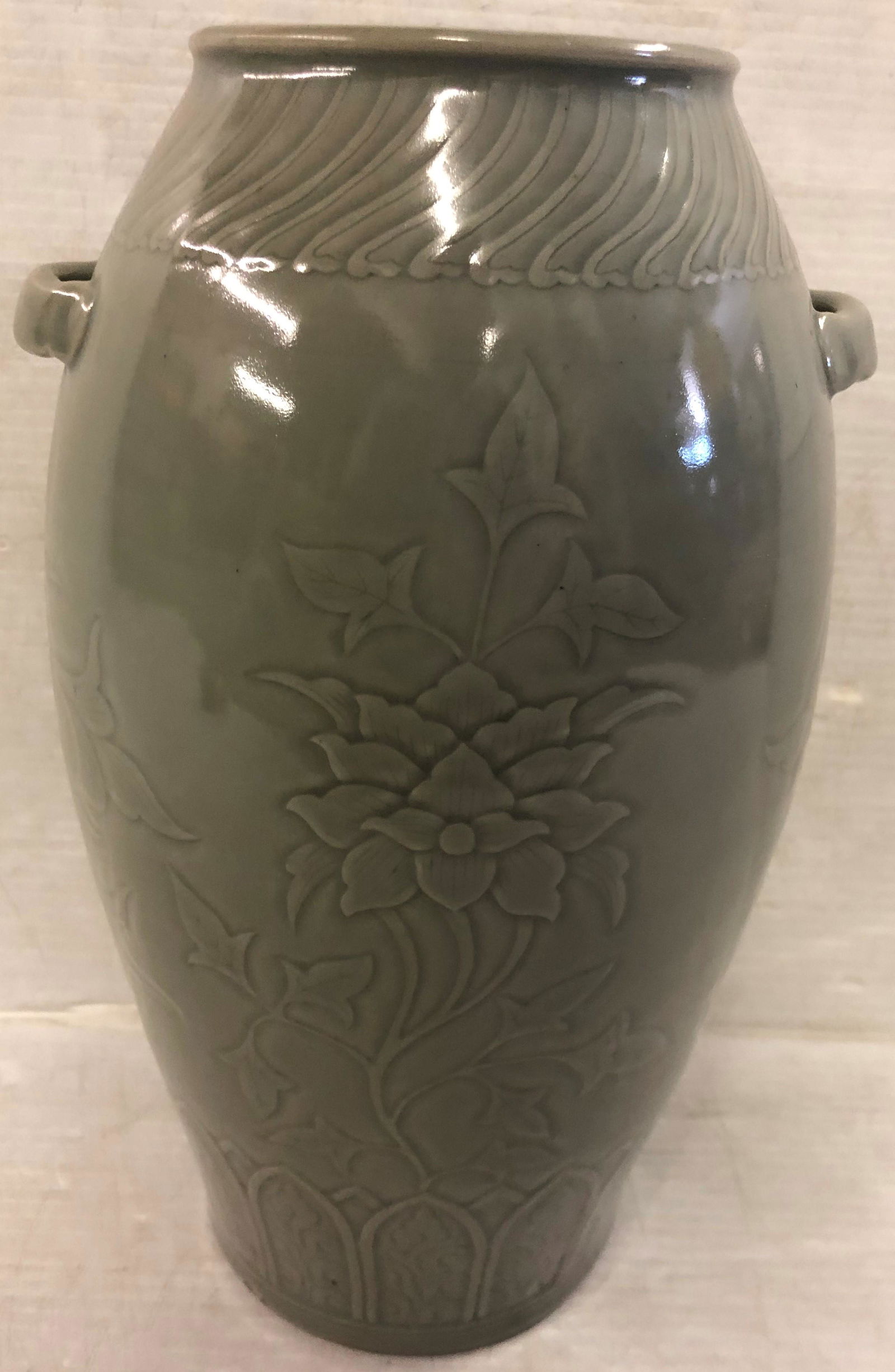 13.5" Ming Vase (1 of 5)