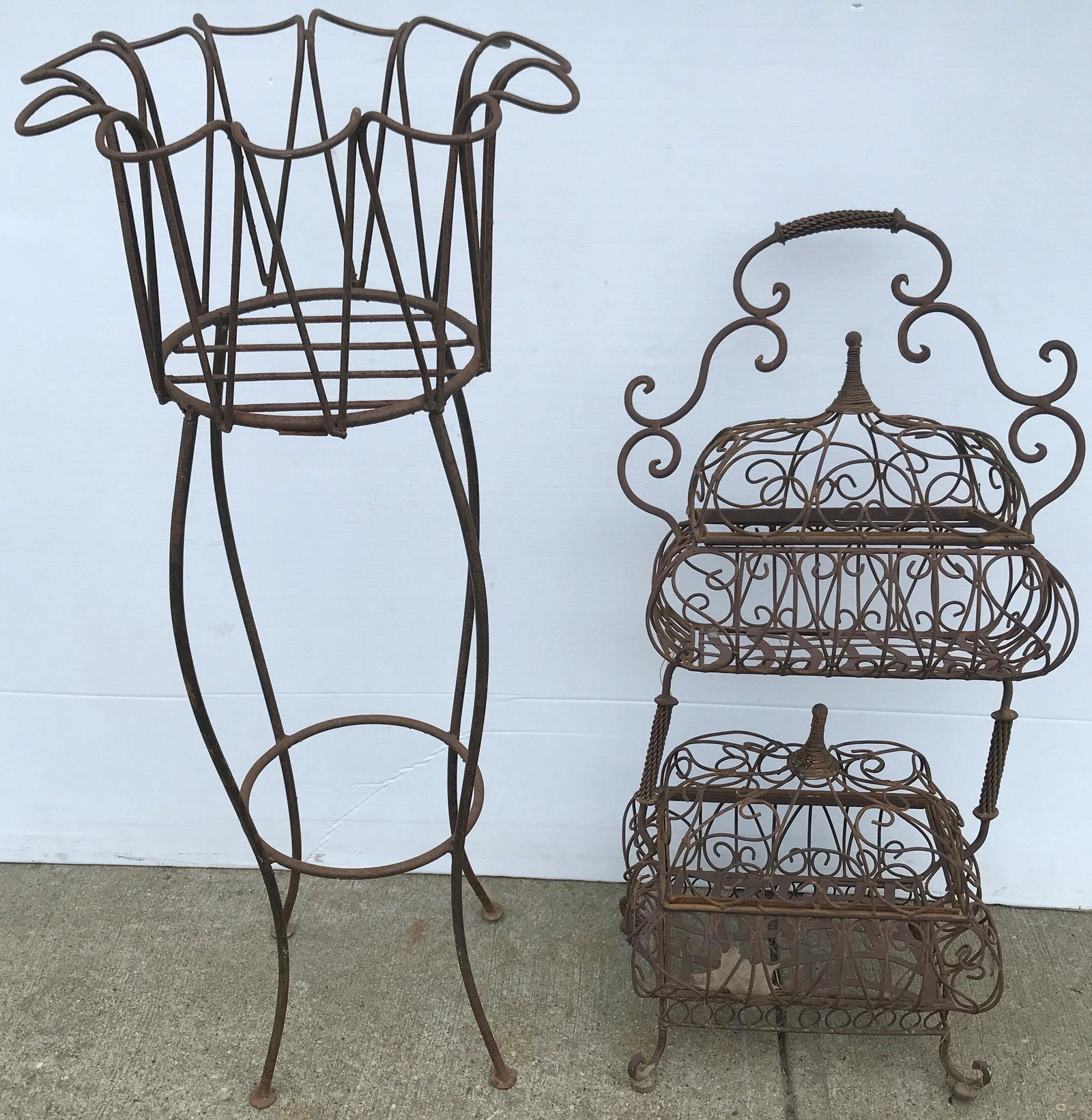 2 Iron Baskets (1 of 1)