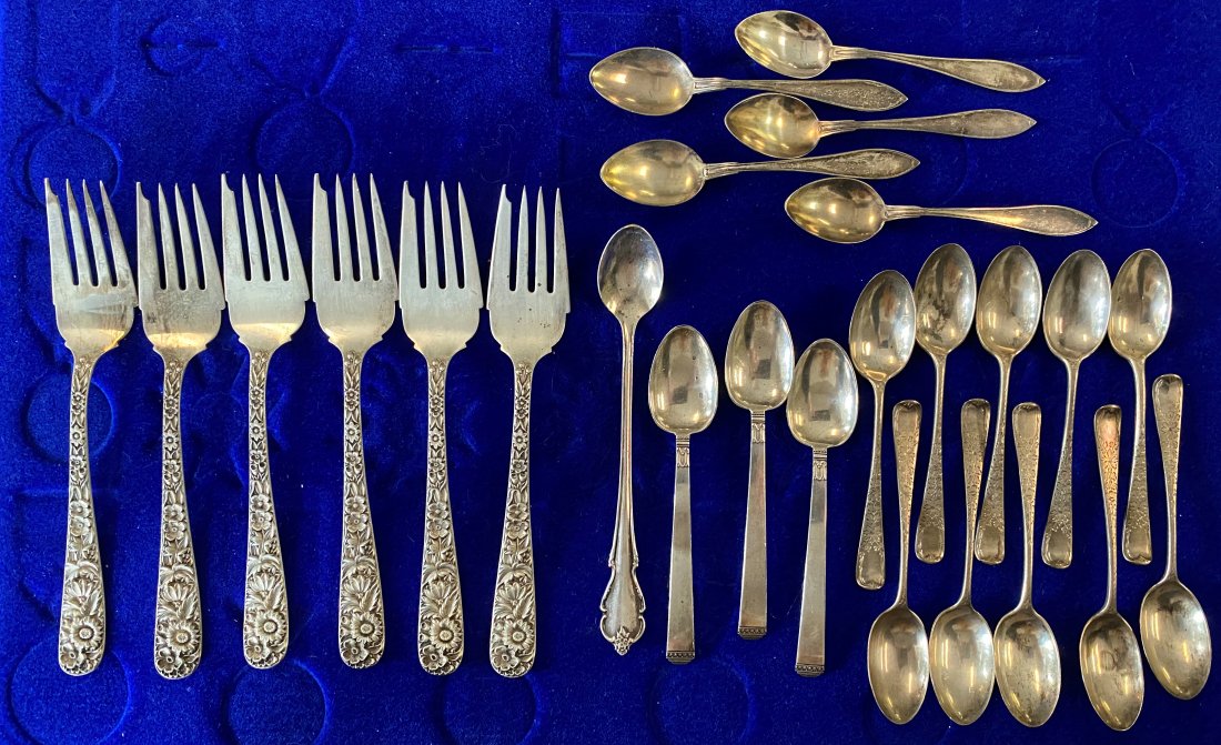 Small Lot of Sterling Flatware (1 of 7)