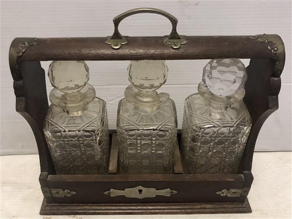 Oak Tantalus with 3 Crystal Bottles (1 of 5)
