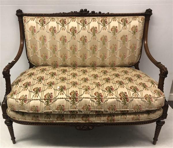 Beautifully Carved Settee: Beautifully Carved Settee 46"