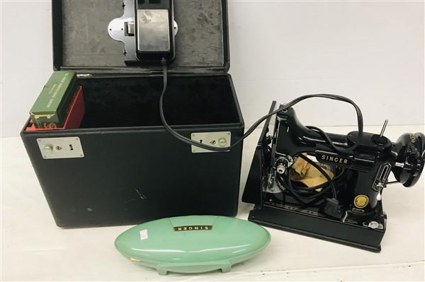 Whistle Clean Vintage Portable Singer Sewing Machine: Whistle Clean Vintage Portable Singer Sewing Machine