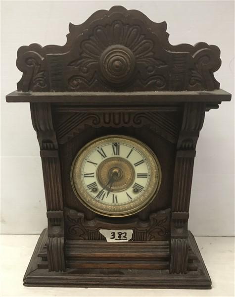 Oak Mantle Clock: Oak Mantle Clock
