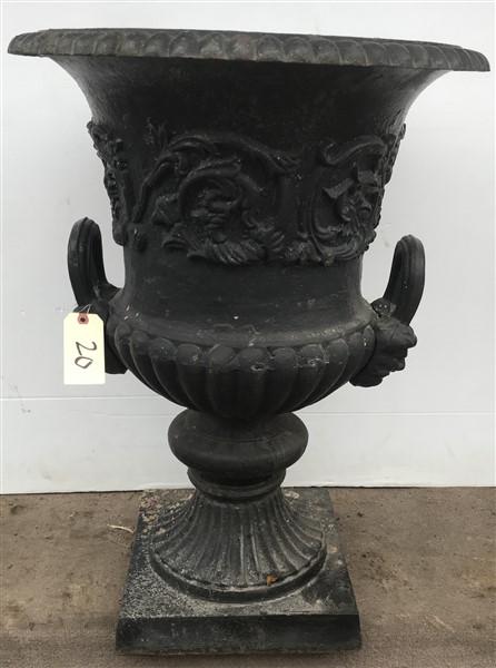 Single 30" Two Handle Cast Iron Garden Urn (1 of 2)