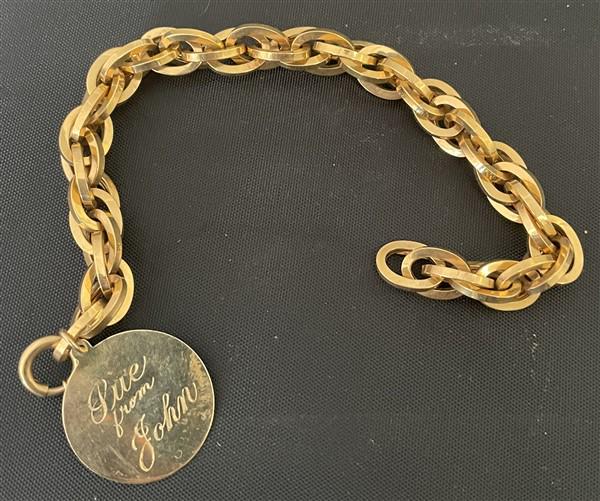 18kt Yellow Gold Bracelet with 14kt Yellow Gold Charm: 18kt Yellow Gold Bracelet with 14kt Yellow Gold Charm 17.7 grams
