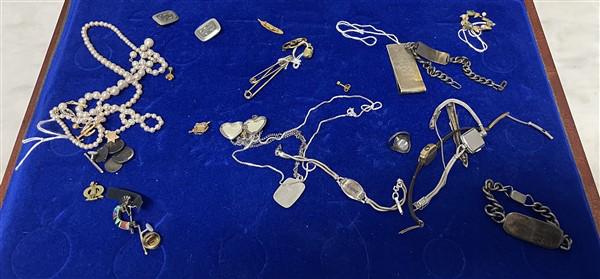 Mixed Jewelry Lot (1 of 11)