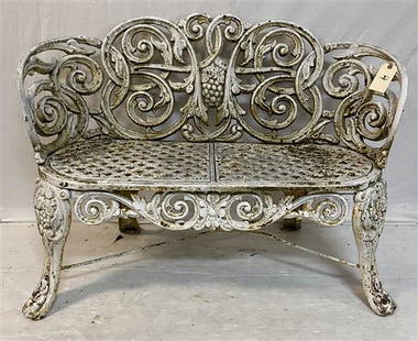 43" Antique cast iron garden bench 18"d x 32"h: 43" Antique cast iron garden bench 18"d x 32"h