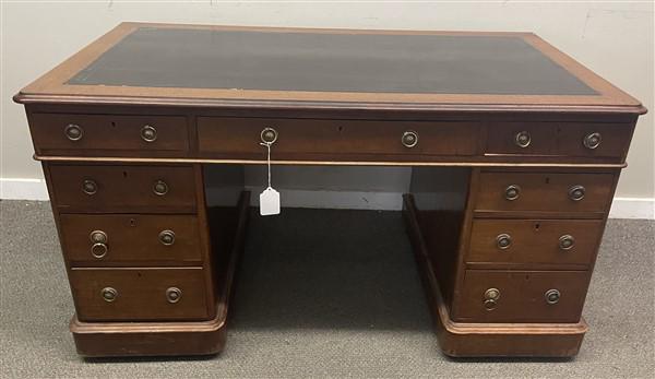 Classic 19th Cent. Leather Top 3 Part English Desk: Classic 19th Cent. Leather Top 3 Part English Desk