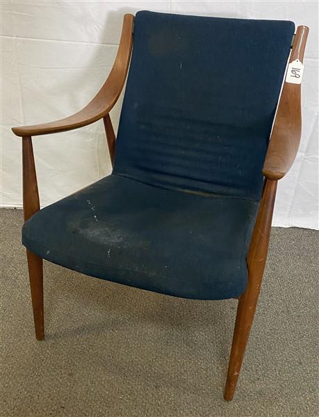 John Stuart Mid-Cent. Arm Chair 26.5"w x 28"d x 34"h: John Stuart Mid-Cent. Arm Chair 26.5"w x 28"d x 34"h