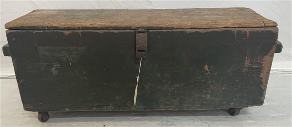 Early Country Wooden Storage Box in Green Paint: Early Country Wooden Storage Box in Green Paint