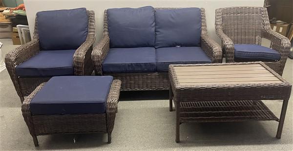 5 Pc. Hampton Bay Wicker Set (1 of 11)