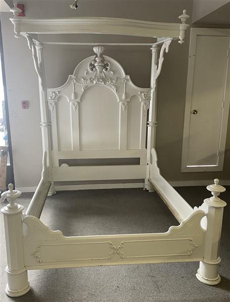 Exceptional Victorian 1/2 Tester Bed in White Paint- Queen Size (1 of 14)