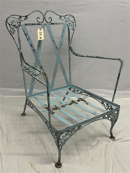 Antique Iron Garden Chair: Antique Iron Garden Chair