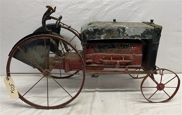 Folk Art Metal Tractor (1 of 1)