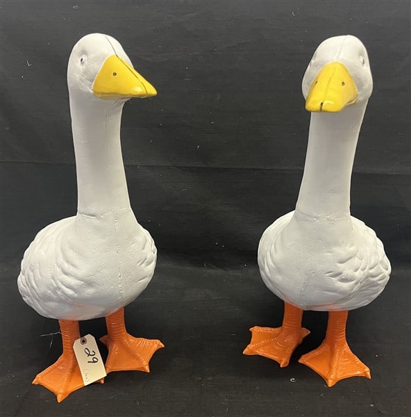 Full Size Pr. of Cast Iron Geese (1 of 3)