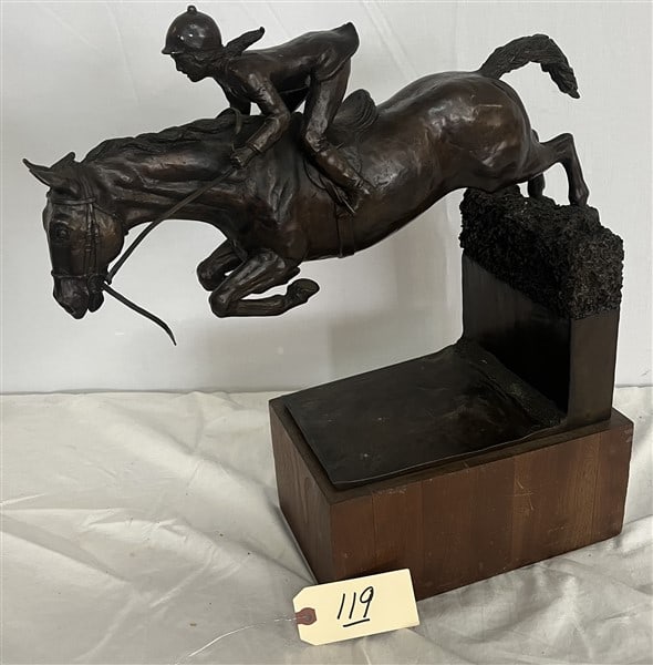 Metz Castleberry Steeplechase Bronze (1 of 3)