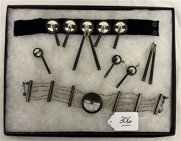 Contemporary Native American Jewelry: Contemporary Native American Jewelry