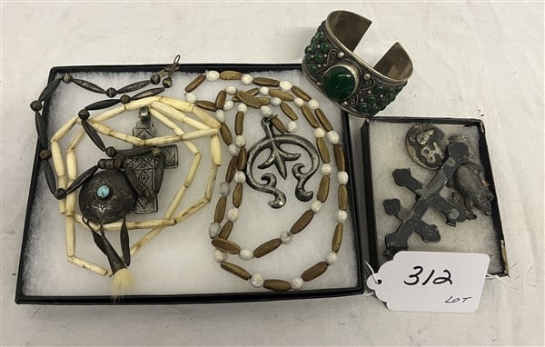 Native American Jewelry: Native American Jewelry