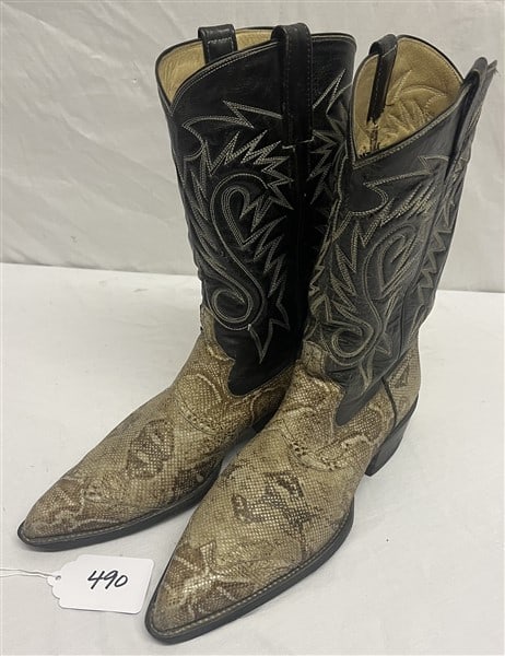 Snakeskin Cowboy Boots: Snakeskin Cowboy Boots