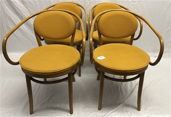 4 Thonet Chairs: 4 Thonet Chairs
