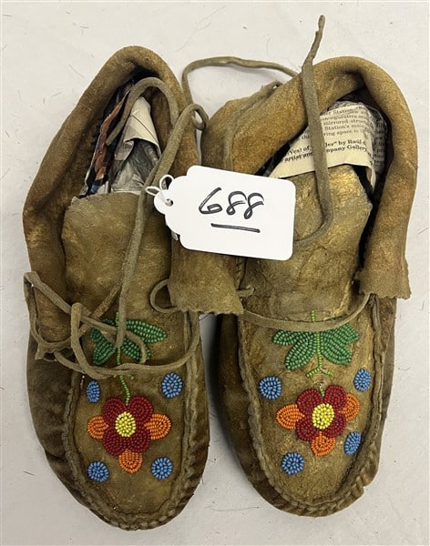 Beaded Crow Moccasins: Beaded Crow Moccasins